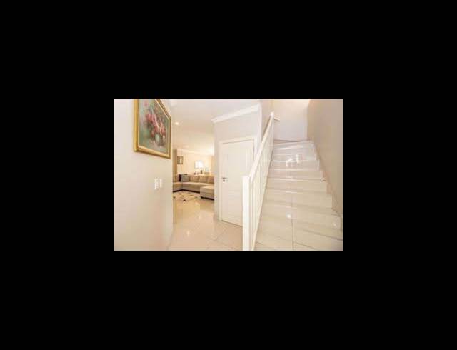 3 BEDROOM TOWNHOUSE FOR SALE IN EDGEMOUNT ESTATE